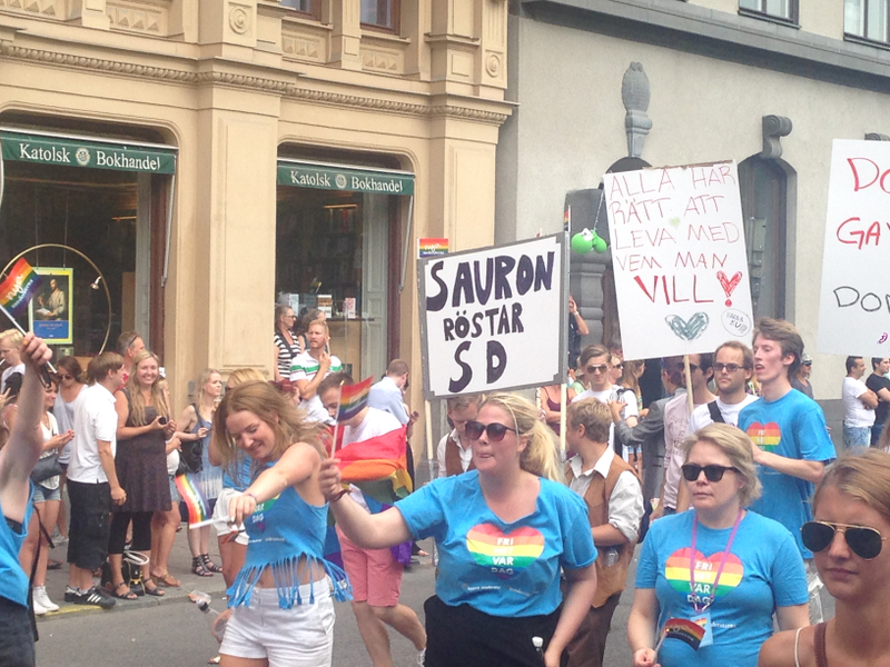 Illustration for article titled My photos from the biggest pride parade in Sweden!